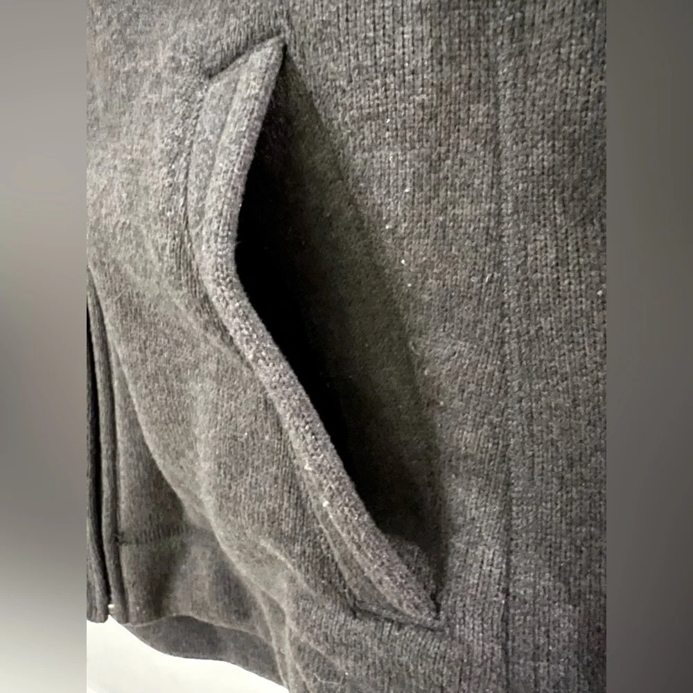 The North Face Dark Gray Fleece Jacket - Like New - Picture 3 of 8